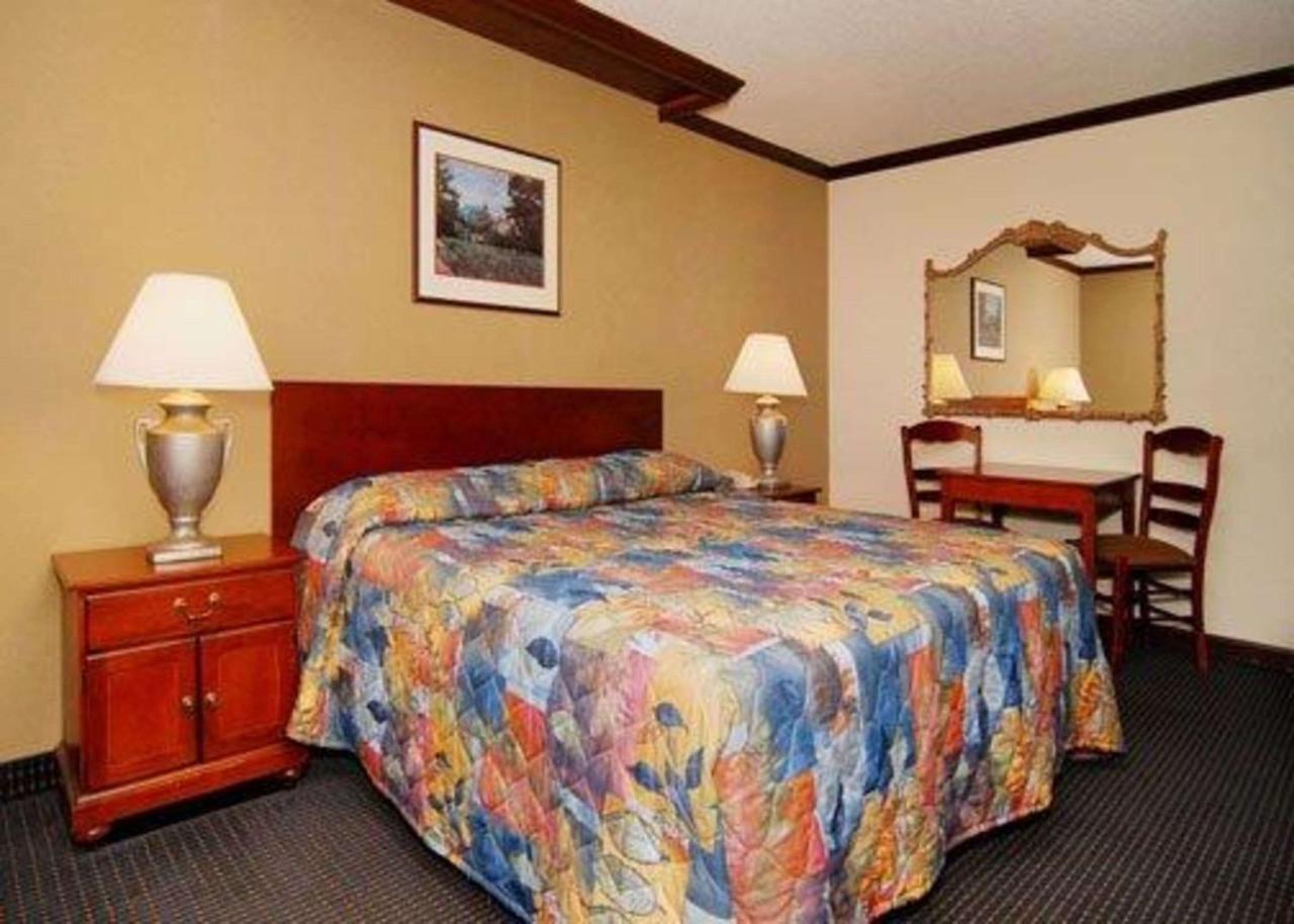 Rodeway Inn And Suites Boulder Broker Екстериор снимка